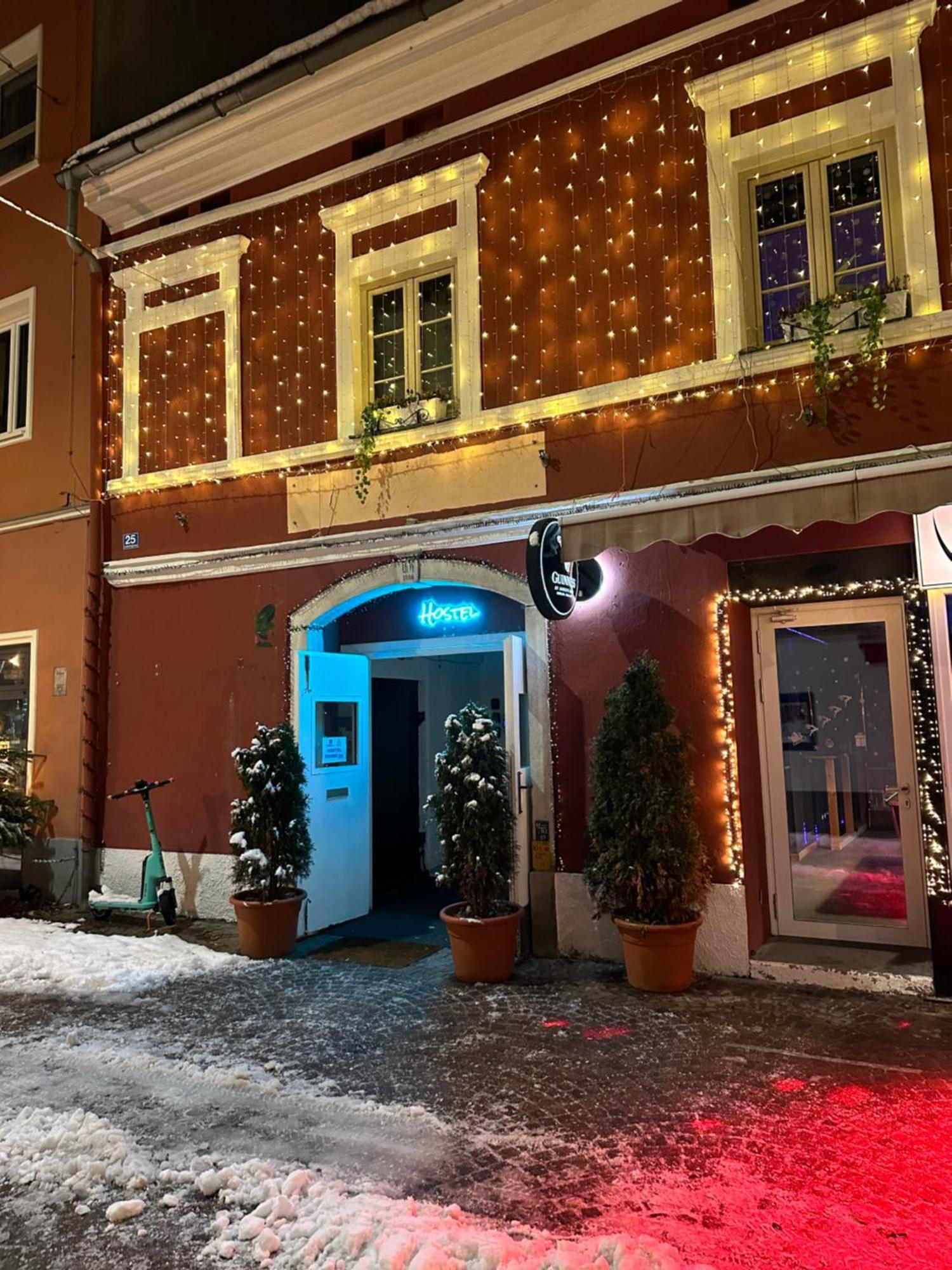 Hostel Lovely Rooms, City Center, Shared Bathroom, Windows To Corridor Villach Ngoại thất bức ảnh