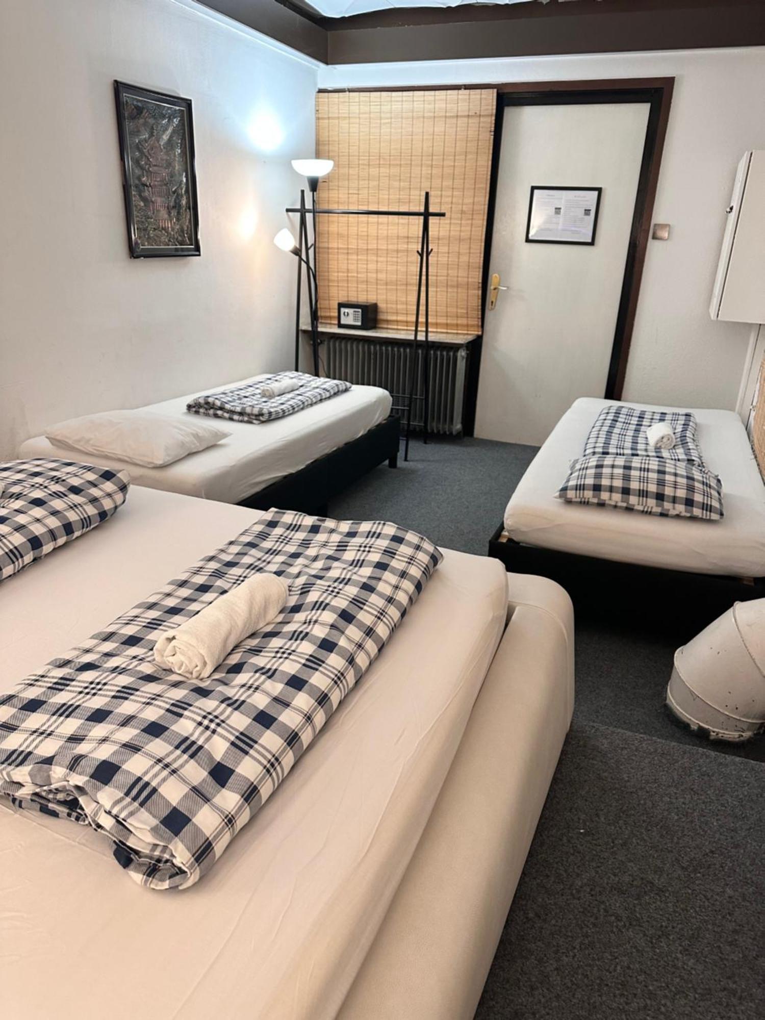 Hostel Lovely Rooms, City Center, Shared Bathroom, Windows To Corridor Villach Ngoại thất bức ảnh